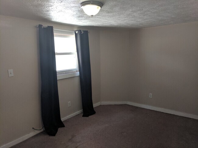 Building Photo - Cuddy