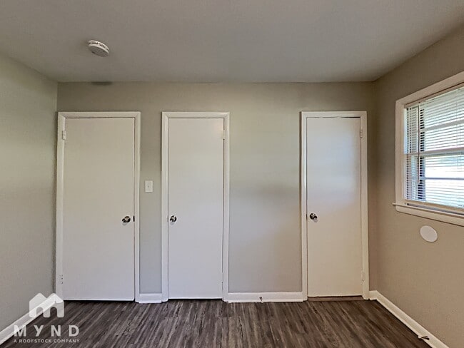 Building Photo - 3945 Camellia Trail