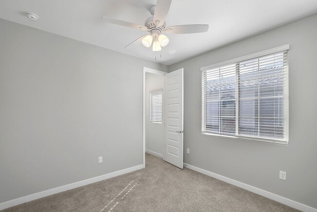 Building Photo - Perfect Chandler rental!