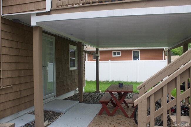 Building Photo - 1069 Callahan St