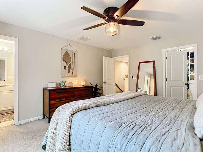 Building Photo - 10525 Oakside Dr