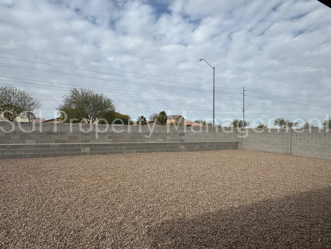 Building Photo - Beautiful Casa Grande home ready for move in