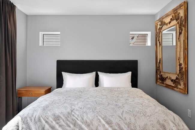 Building Photo - 303 4th St