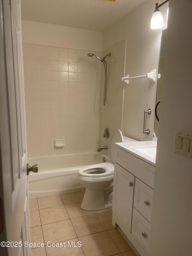 Building Photo - 1291 Goode Dr NE