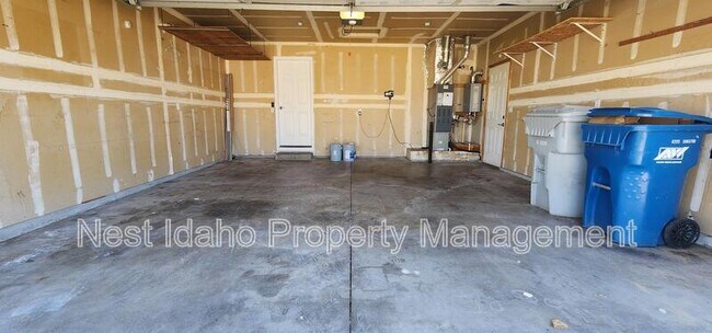 Building Photo - 3009 Sugar Cane Dr