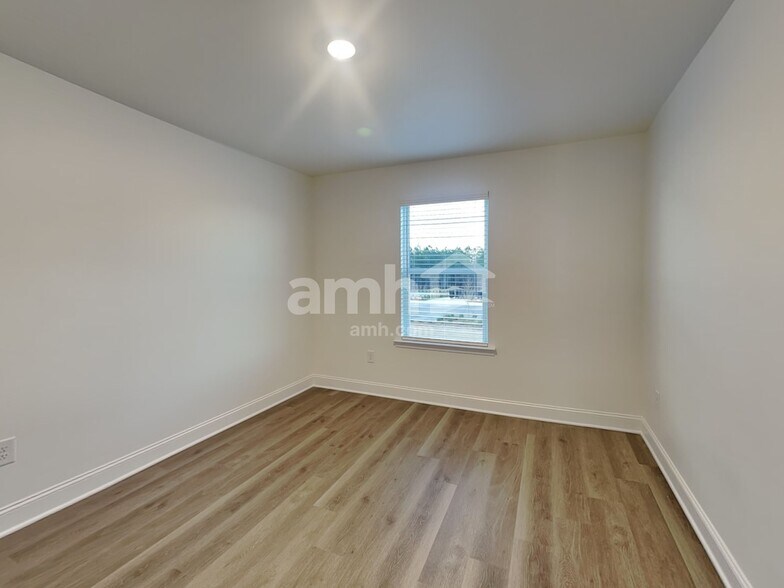 Building Photo - 1519 Aquamarine Dr