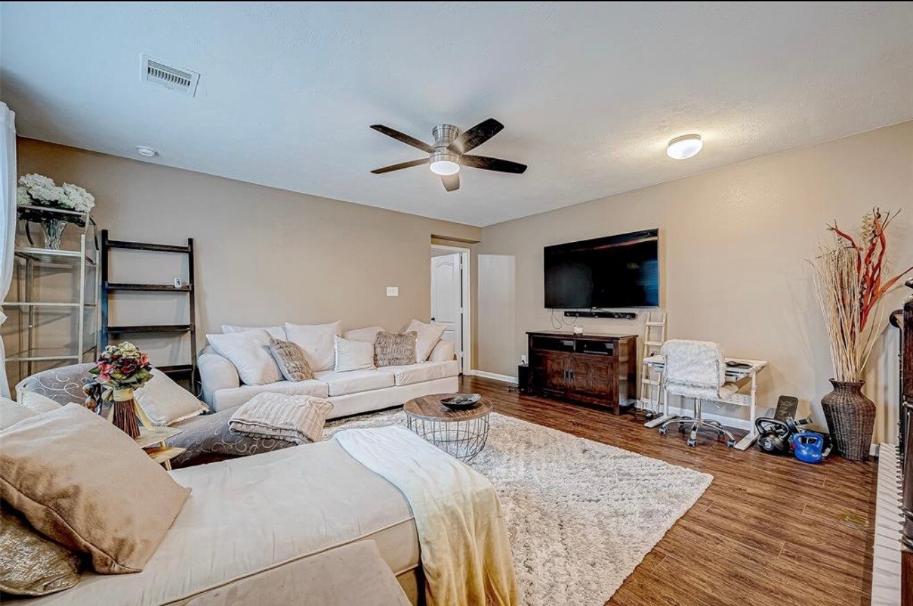 Building Photo - 14947 Trinity Meadow Dr