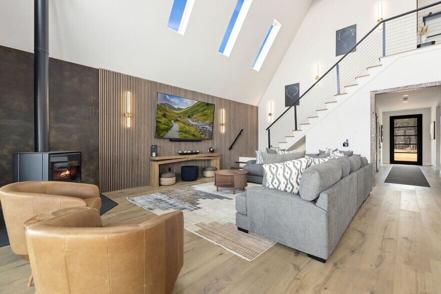 Building Photo - 9770 Larkin Ln