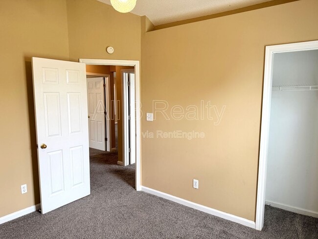 Building Photo - 545 Plantation Cove