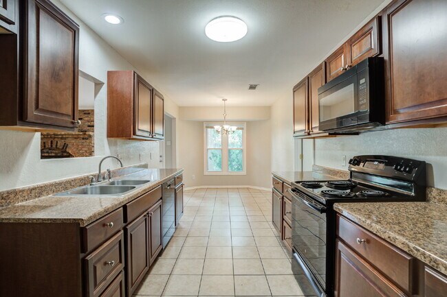 Building Photo - South Lubbock 4 bedroom 2 bath home