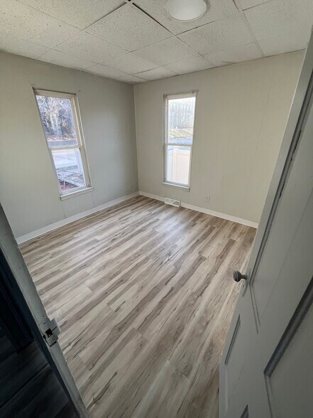 Building Photo - 911 17th Ave