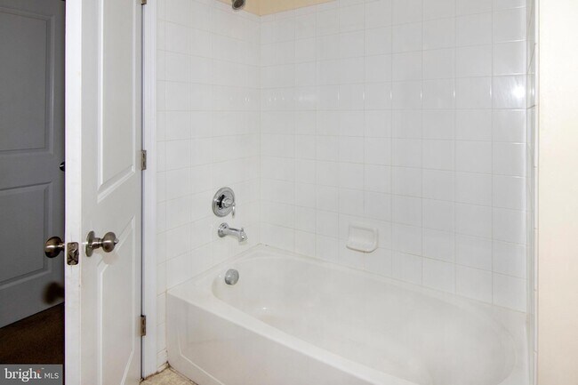 Building Photo - 517 Boxwood Ln