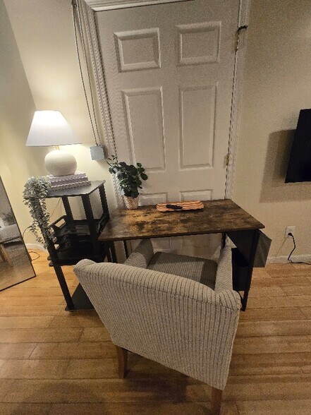 Building Photo - 1009 Jefferson St