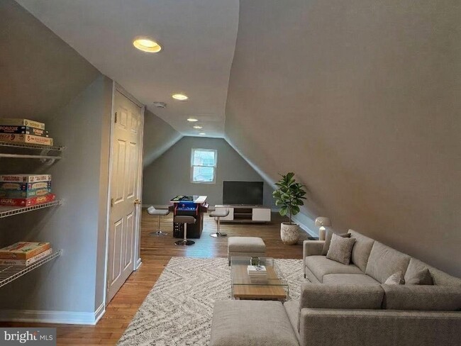 Building Photo - 5126 Call Pl SE