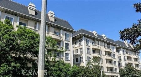 Building Photo - 8811 Burton Way