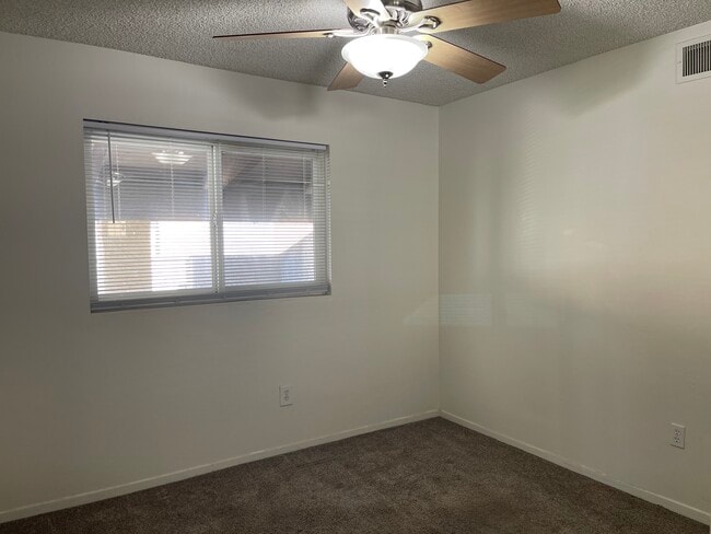 Building Photo - 9119 Inverness Rd