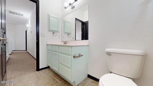 Building Photo - 3864 Tierra Campa Dr