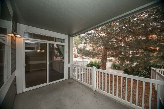 Building Photo - 2003 Grays Peak Dr