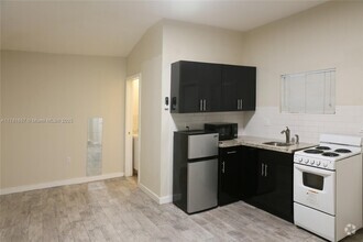 Building Photo - 47 Sidonia Ave
