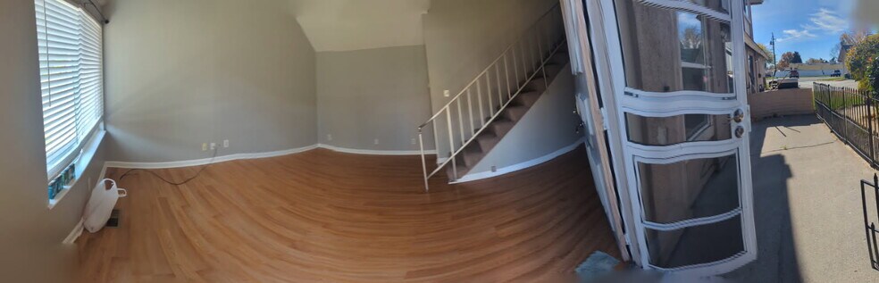 Building Photo - 1530 Chester Sq