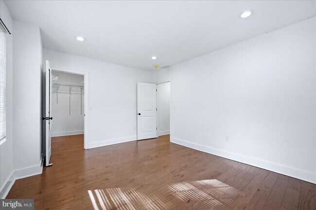 Building Photo - 17 Lizbeth Ln