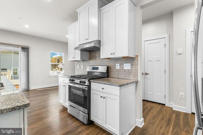 Building Photo - 2305 Wadlow Ln