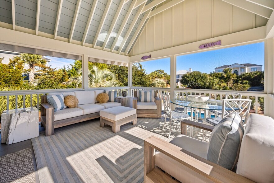 Building Photo - 165 Pioneer Loop