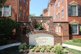 Building Photo - 2304 N Greenbrier Ct