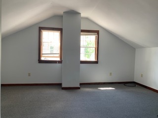 Building Photo - 117 River St