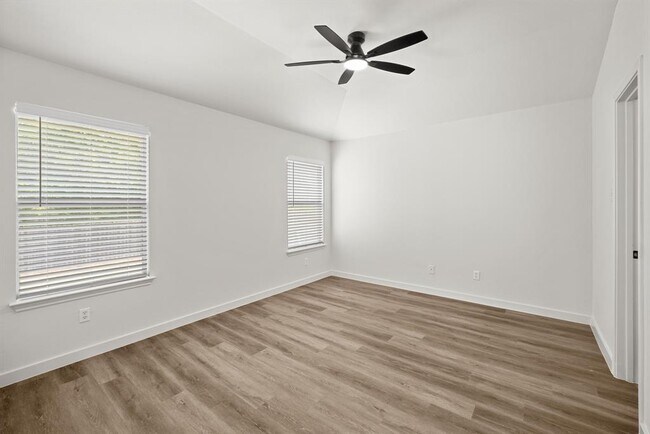 Building Photo - 15000 Sassafras Trail