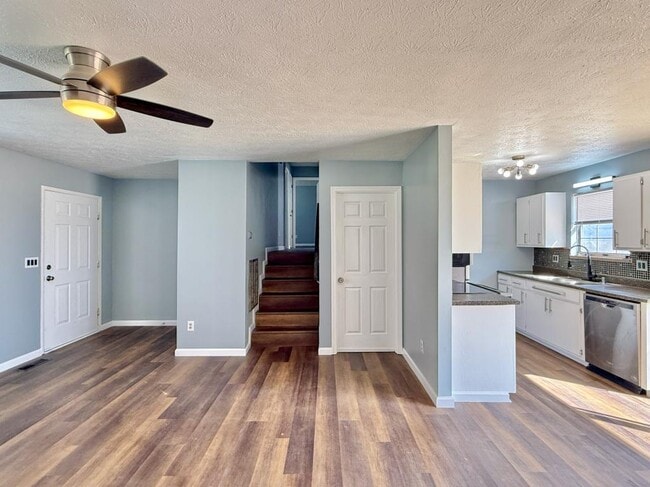 Building Photo - 275 Stone Dam Rd