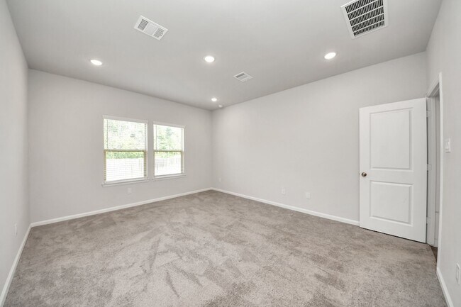 Building Photo - 16489 Moss Ln