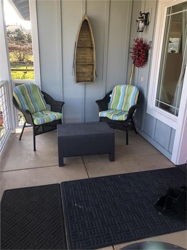 Building Photo - ***PENDING APPLICATION***Location! Location! Your fully furnished Cairn Cottage is located in Cou...