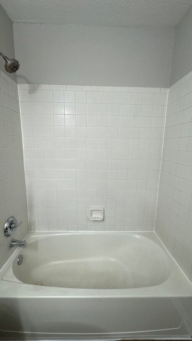 Building Photo - 7421 Spring Run Dr