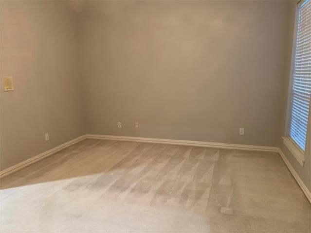 Building Photo - 619 Sunningdale