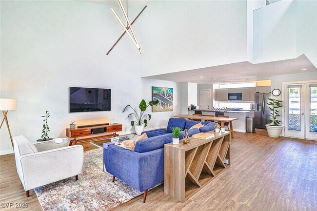 Building Photo - 251 Tower St