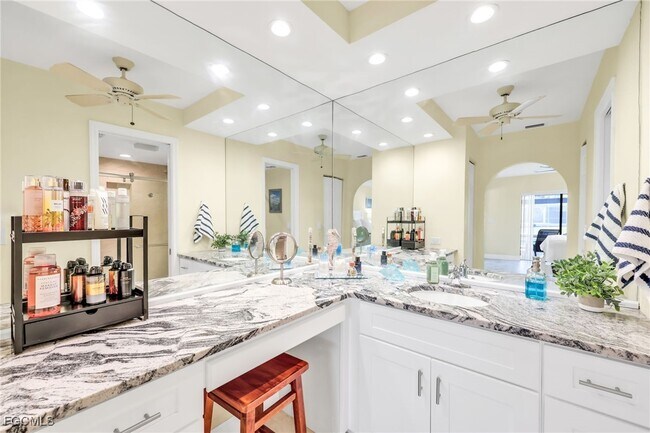 Building Photo - 5032 Skyline Blvd