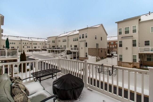 Building Photo - MOVE-IN SPECIAL! Beautiful 4-Bed, 3.5-Bath...