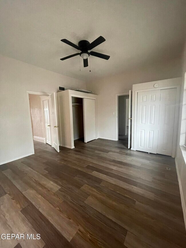 Building Photo - 1522 Yandell Dr