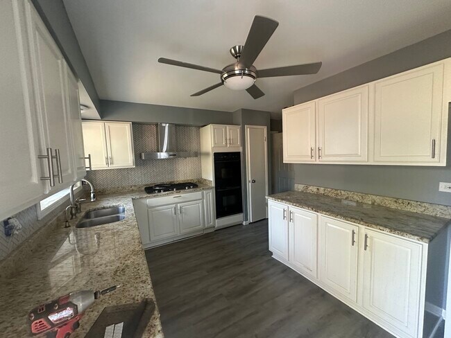 Building Photo - 595 W Elk Grove Blvd