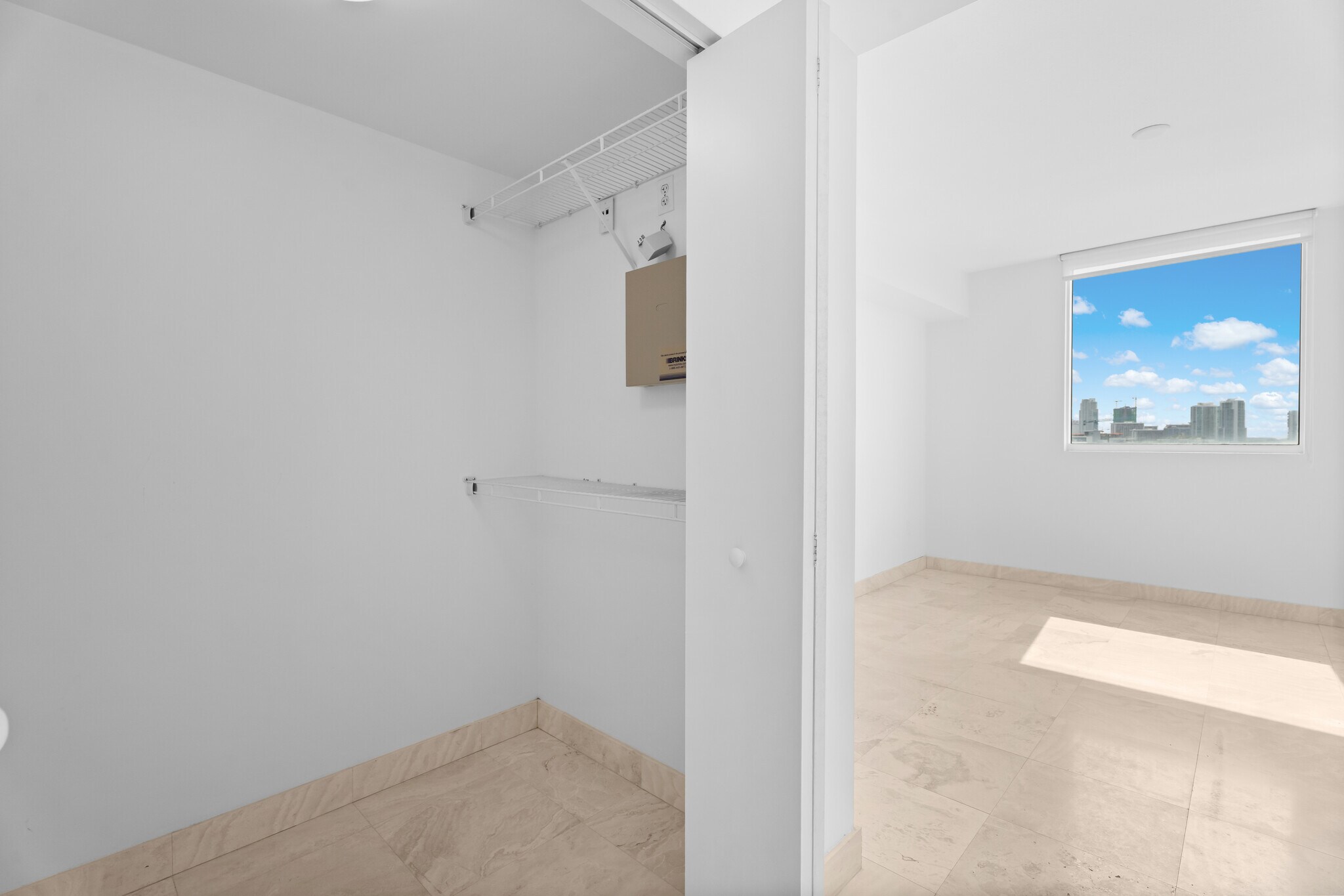 Building Photo - 1401 SW 22nd St