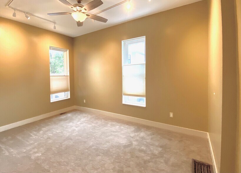 Bedroom 1. - 1321 Highland St