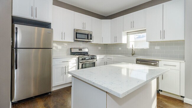 Building Photo - 3743 W Armitage Ave
