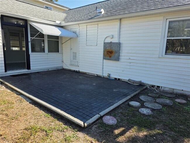 Building Photo - 775 20th Ave N