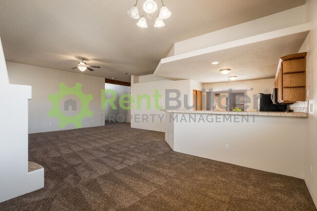 Building Photo - MOVE IN SPECIAL:  $500 Off YOUR 3RD MONTH'...