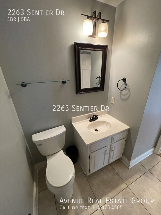 Building Photo - 2263 Sentier Dr