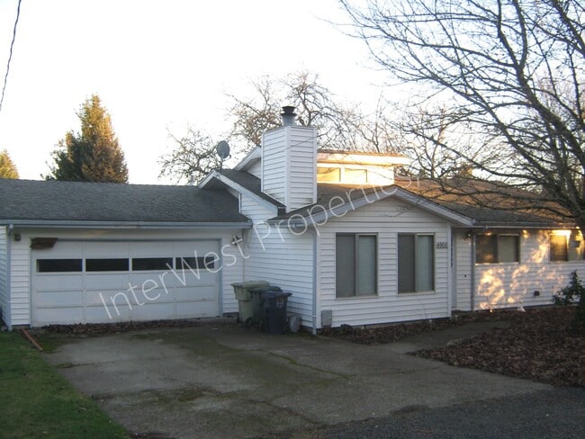 Primary Photo - 3 Bed 2 Bath Beaverton Home with big backyard, storage shed, A/C and fireplace!!