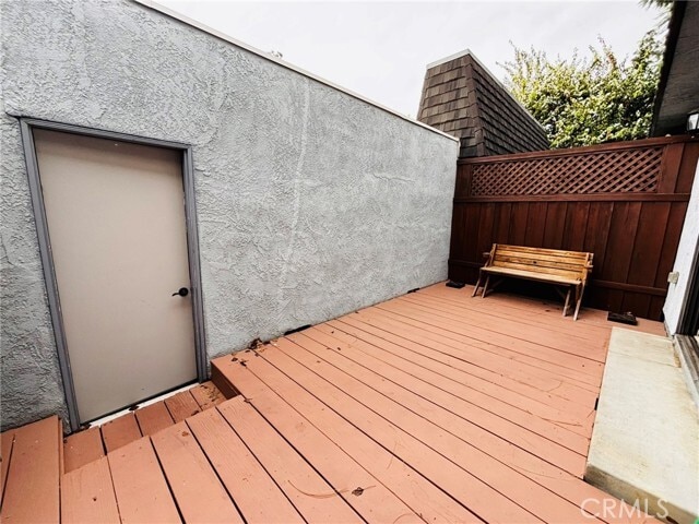 Building Photo - 2610 E Huntington Dr