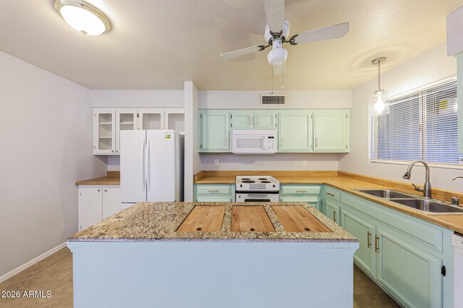 Building Photo - 18422 N 30th Ln