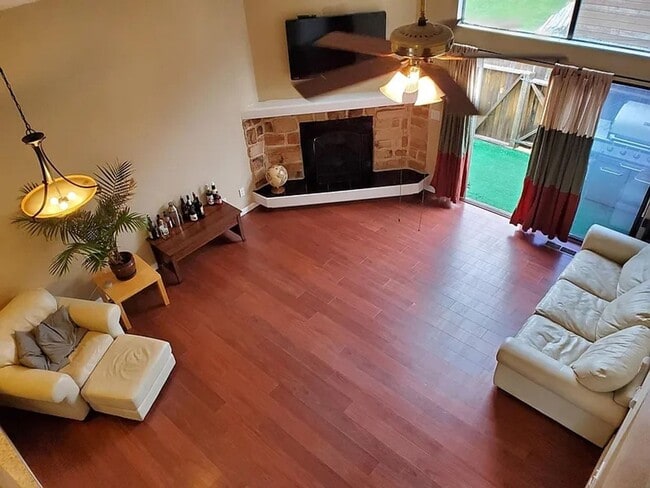 Building Photo - Charming 3BR Townhome in Denver